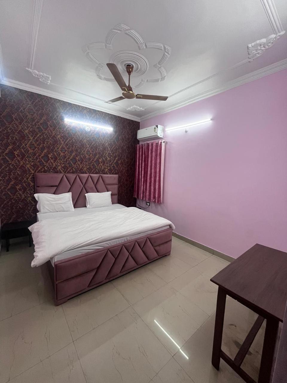 Kashi Anadam Bnb Варанаси Экстерьер фото